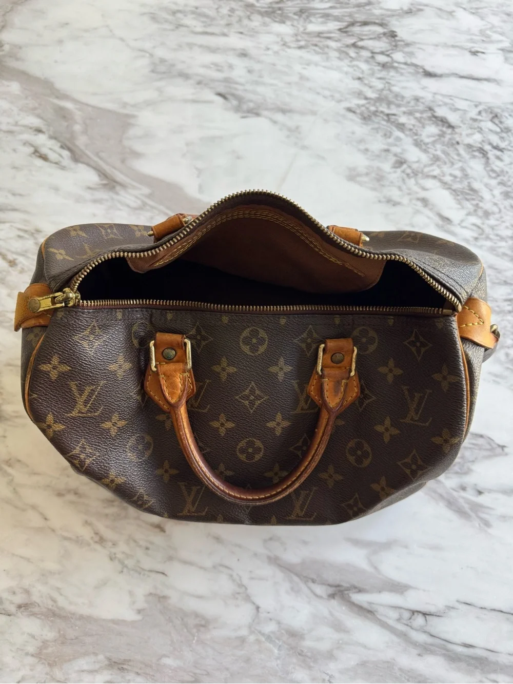 Louis Vuitton Monogram Speedy 30